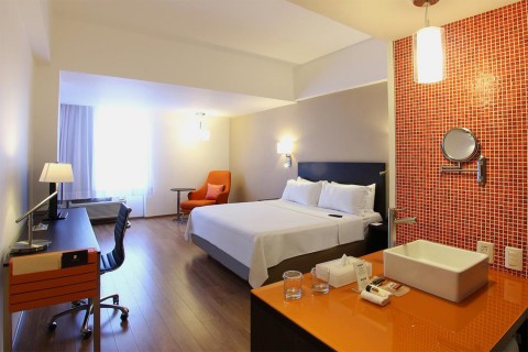 Fiesta Inn - Hoteles - Tlalnepantla